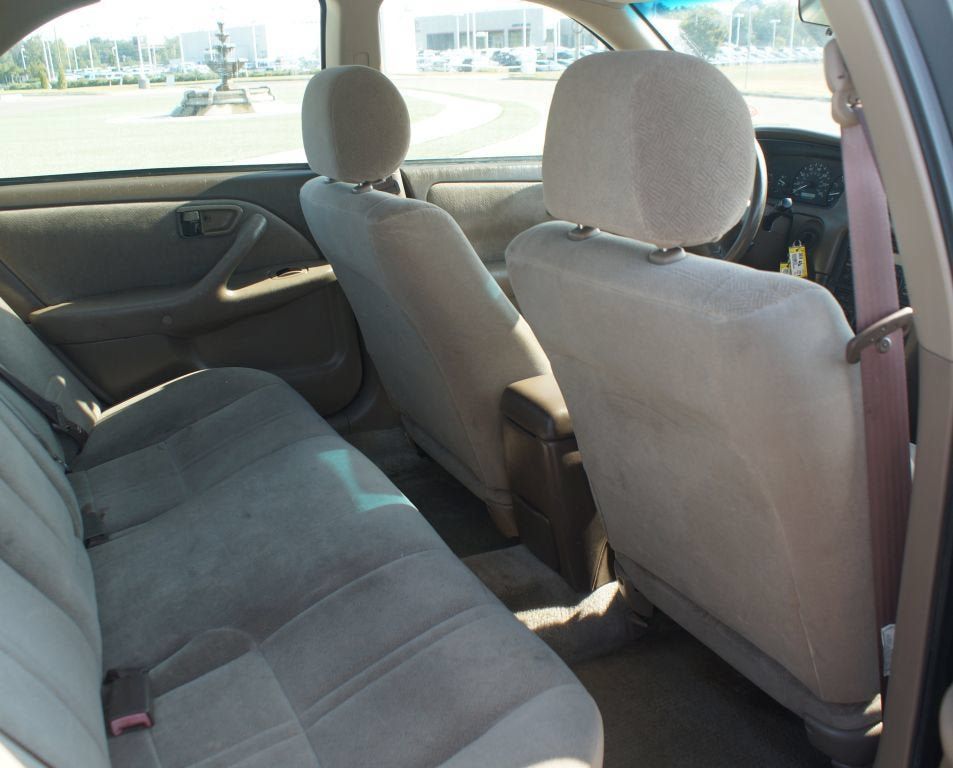 Used 2001 Toyota Camry CE w/ Value Pkg 1 FWD image 10