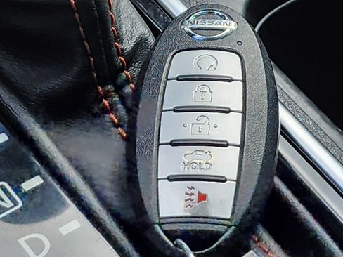 Used 2023 Nissan Sentra SR w/ SR Premium Package image 24