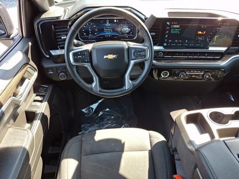 Used 2023 Chevrolet Silverado 1500 LT AWD/4WD image 12