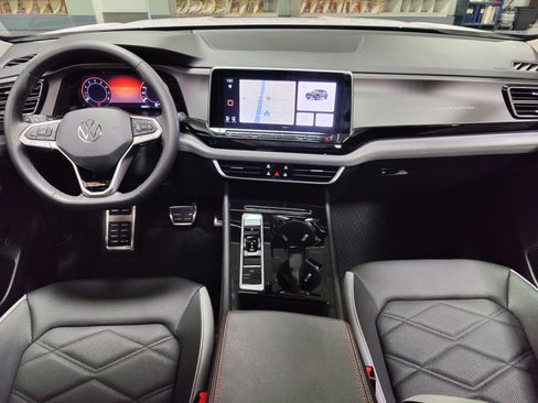 Certified 2024 Volkswagen Atlas Peak Edition SEL image 24