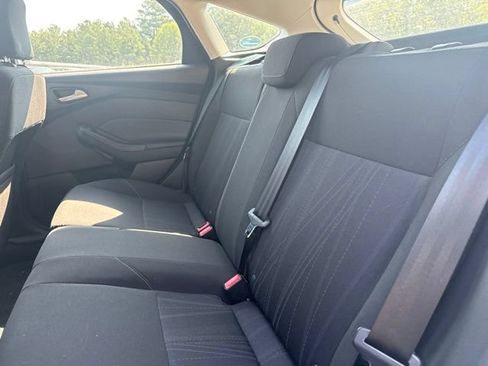 Used 2016 Ford Focus SE FWD image 10