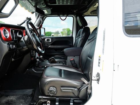 Used 2020 Jeep Gladiator Rubicon AWD/4WD image 4