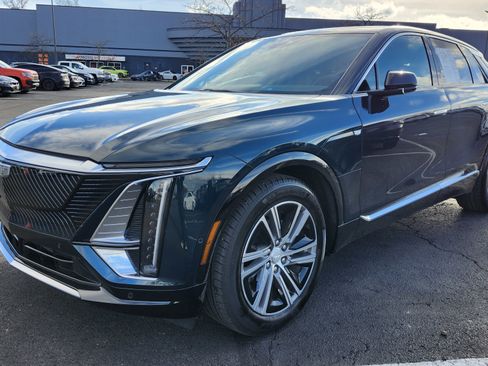 Used 2024 Cadillac Lyriq Luxury image 15