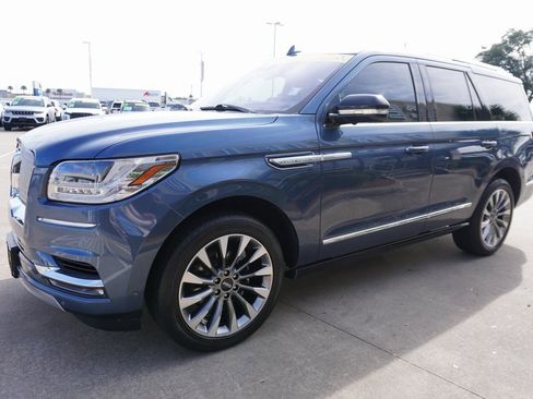 Used 2020 Lincoln Navigator Reserve w/ Luxury Package image 3