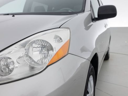 Used 2007 Toyota Sienna LE FWD image 12