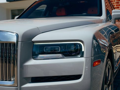 Used 2023 Rolls-Royce Cullinan AWD/4WD image 35