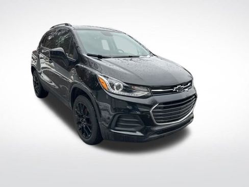 Used 2022 Chevrolet Trax LT w/ Midnight Edition image 7