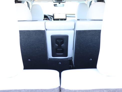 Used 2025 Mitsubishi Outlander SEL image 38