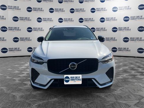 Certified 2023 Volvo XC60 B5 Plus image 8