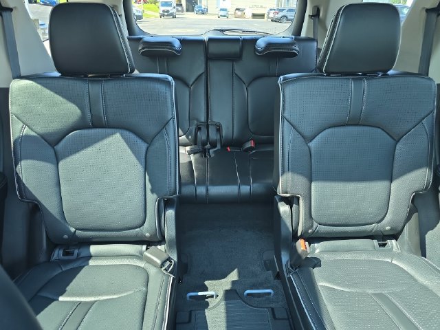 Used 2025 Honda Pilot Elite image 17