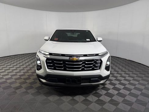Used 2025 Chevrolet Equinox LT FWD image 4