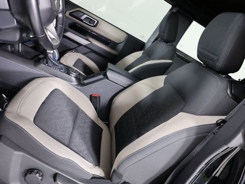 Used 2023 Ford Bronco Wildtrak AWD/4WD image 10