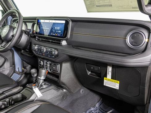 New 2026 Jeep Gladiator Sport AWD/4WD image 44
