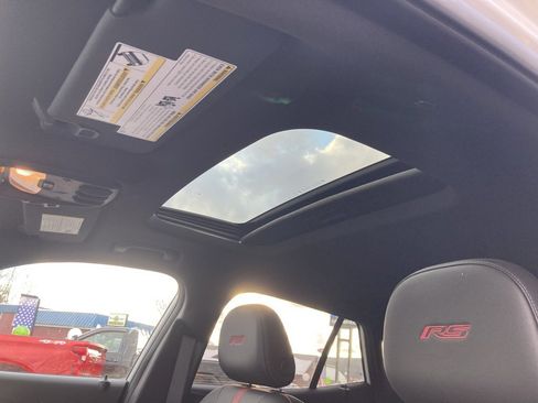 Used 2025 Chevrolet Trax RS w/ Sunroof Package image 10