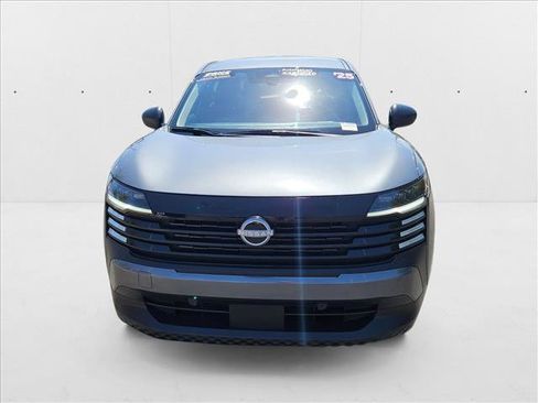 Used 2025 Nissan Kicks S image 2