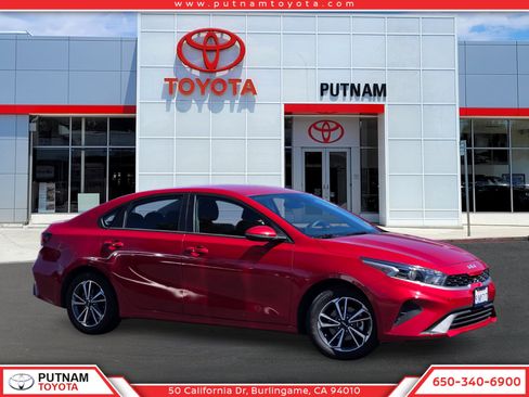 Used 2023 Kia Forte LXS w/ LXS Technology Package FWD image 1