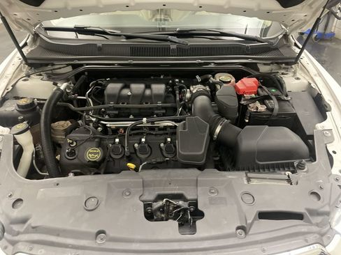 Used 2018 Ford Taurus SEL FWD image 21