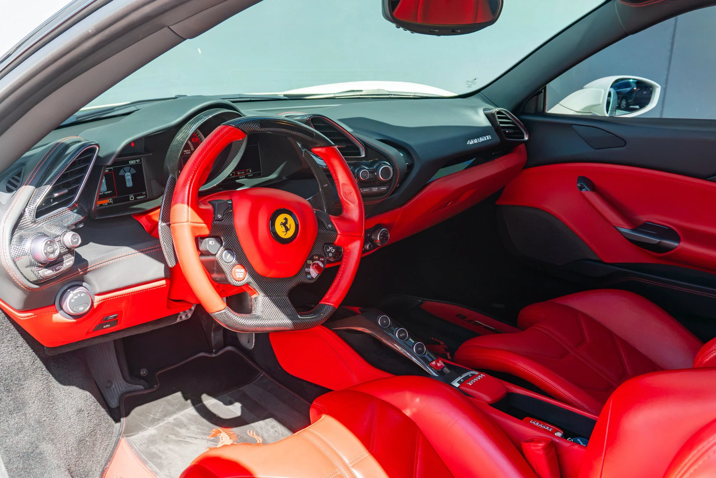 Used 2018 Ferrari 488 GTB RWD image 68