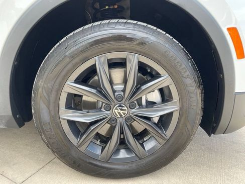 Used 2024 Volkswagen Tiguan SE FWD image 29
