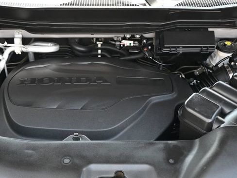 Used 2021 Honda Pilot EX image 24