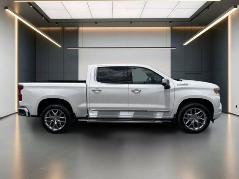 Certified 2023 Chevrolet Silverado 1500 High Country w/ Technology Package AWD/4WD image 7