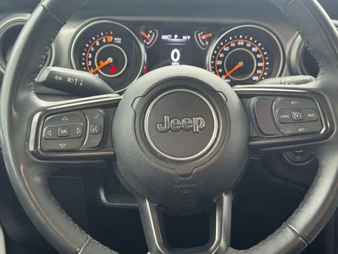 Used 2023 Jeep Gladiator Sport image 15