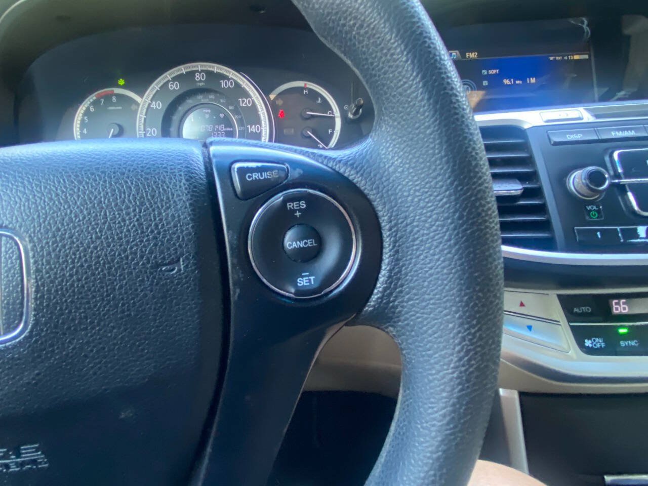 Used 2013 Honda Accord EX image 21