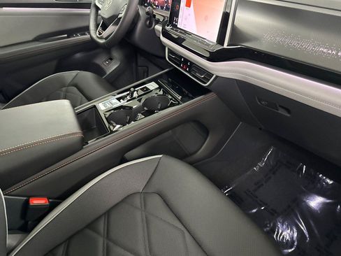 New 2026 Volkswagen Atlas Peak Edition AWD/4WD image 16