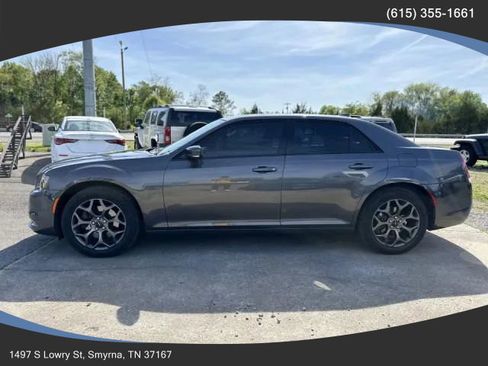 Used 2018 Chrysler 300 S w/ 300S Premium Group image 4
