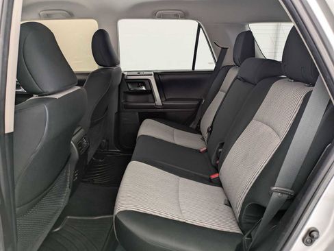 Used 2015 Toyota 4Runner SR5 AWD/4WD image 18