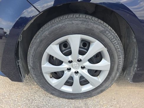 Used 2022 Toyota Corolla LE FWD image 6