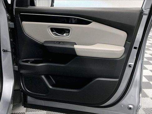 Used 2023 Honda Pilot EX-L image 18