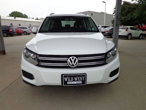 Used 2017 Volkswagen Tiguan Limited w/ Premium Package AWD/4WD image 2