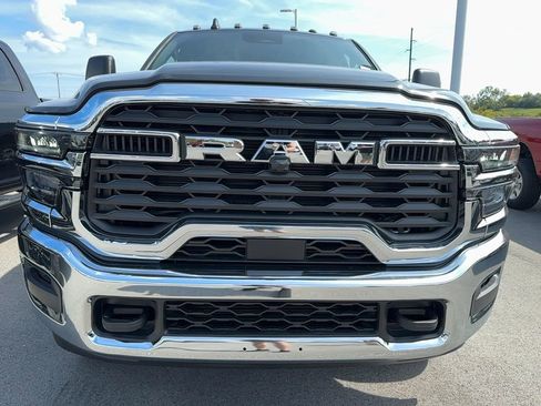 New 2025 RAM 2500 Tradesman w/ Chrome Appearance Group image 4