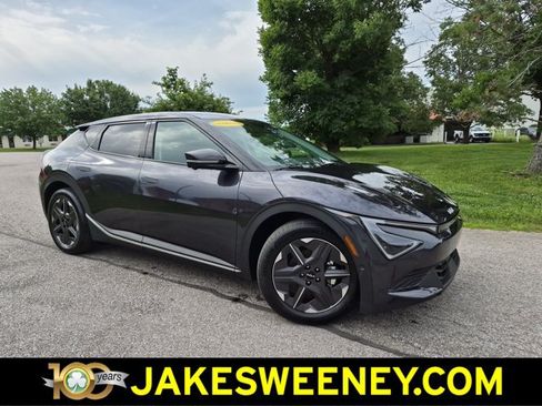 New 2025 Kia EV6 Light w/ Light LR Technology Package AWD/4WD image 1