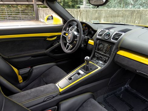 Certified 2016 Porsche Boxster Spyder RWD image 47