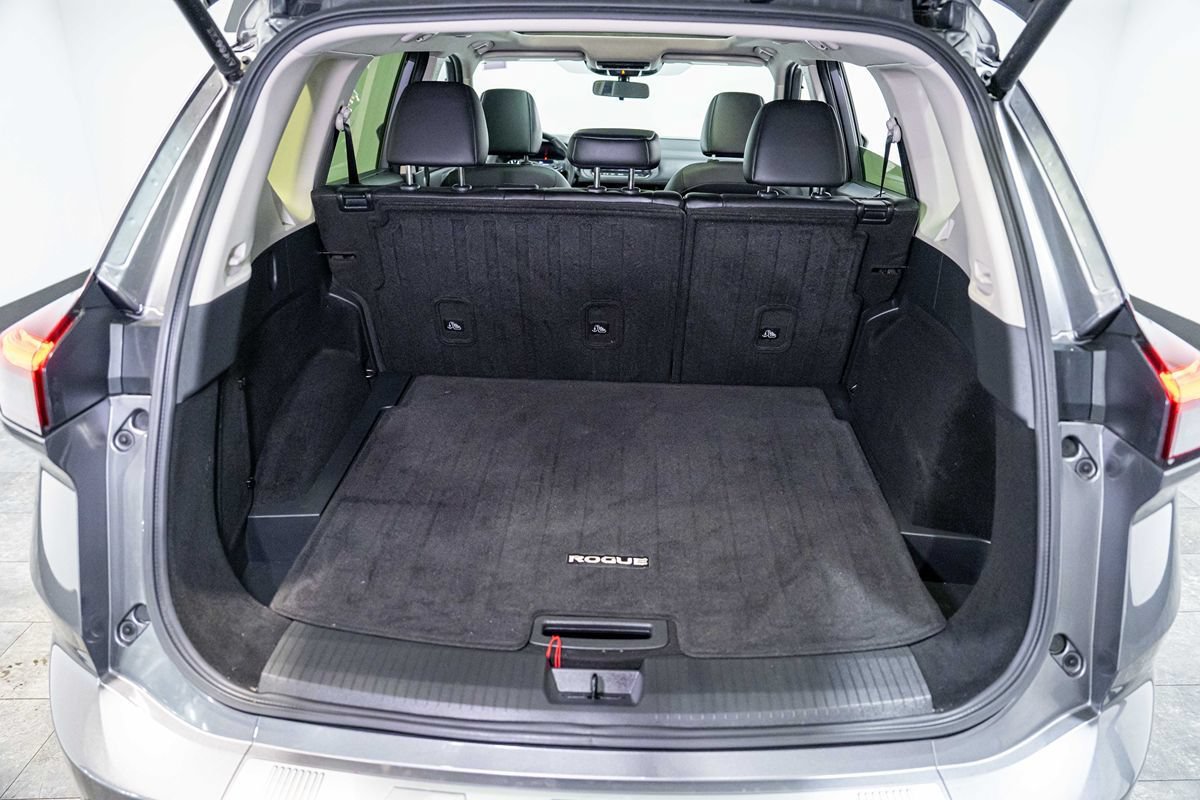 Used 2024 Nissan Rogue SV w/ SV Premium Package FWD image 26