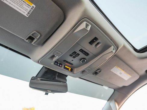 Used 2020 Cadillac Escalade ESV Luxury w/ Escalade Sport Edition image 31