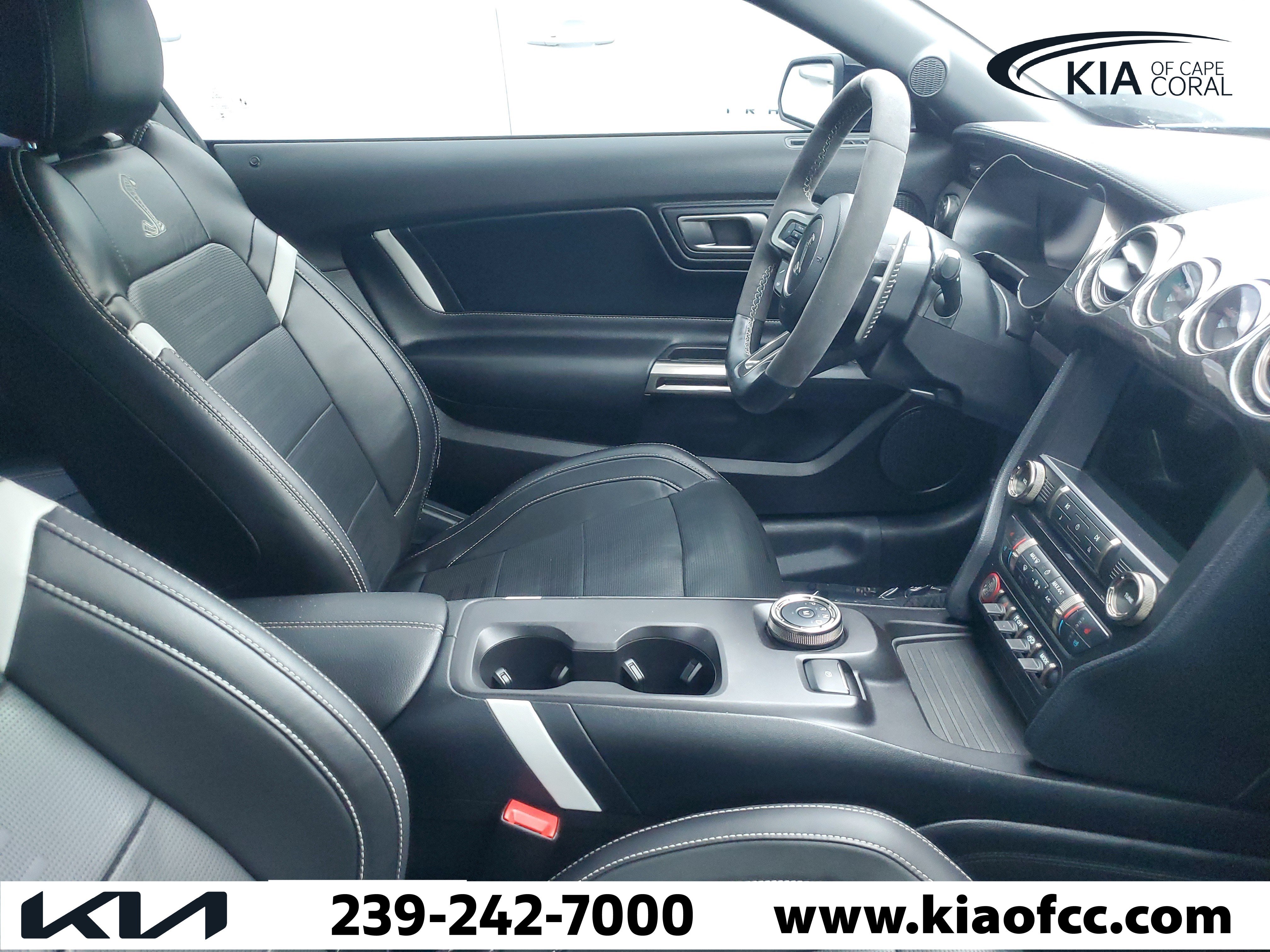 Used 2022 Ford Mustang Shelby GT500 w/ Technology Package RWD image 9