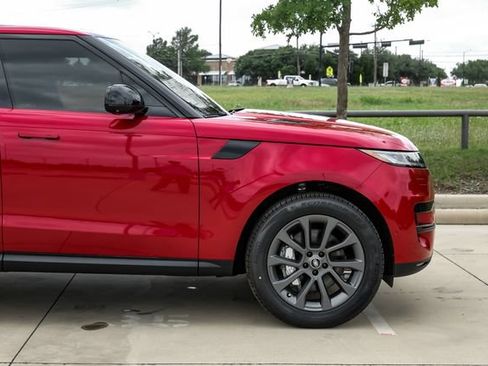 Used 2025 Land Rover Range Rover Sport AWD/4WD image 9