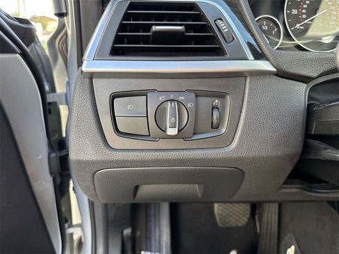 Used 2018 BMW 330i xDrive Wagon image 57