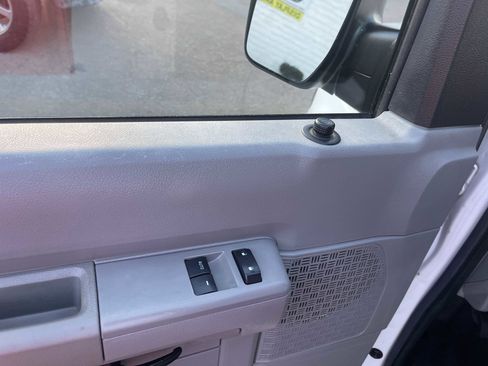Used 2013 Ford E-150 and Econoline 150 image 19