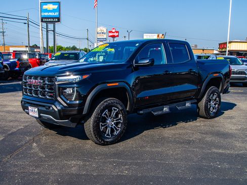 Used 2025 GMC Canyon AT4 w/ Technology Plus Package AWD/4WD image 3