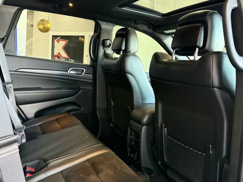 Used 2021 Jeep Grand Cherokee Altitude image 25