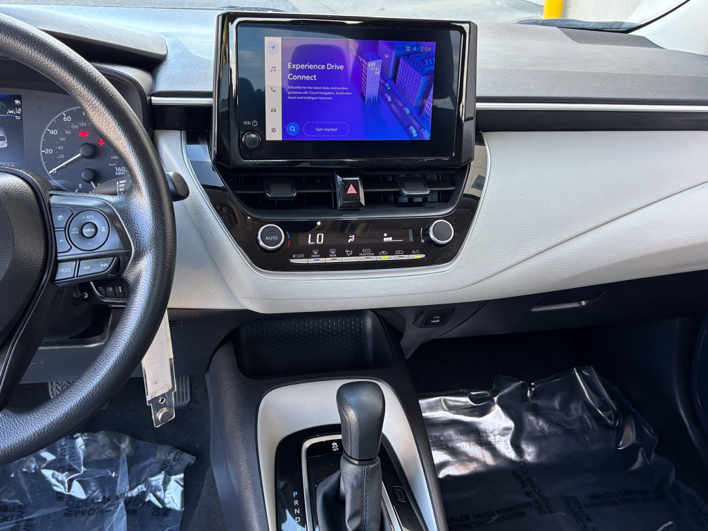 Used 2025 Toyota Corolla LE FWD image 21