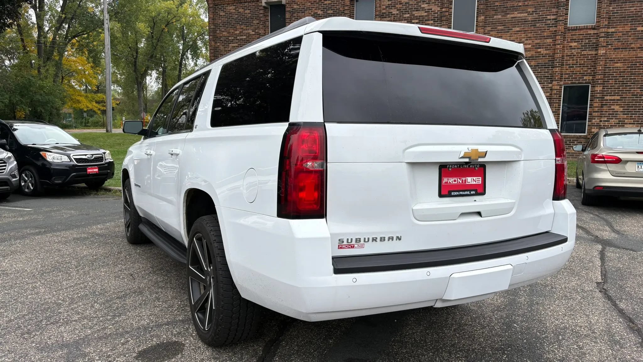 Used 2020 Chevrolet Suburban LT AWD/4WD image 7