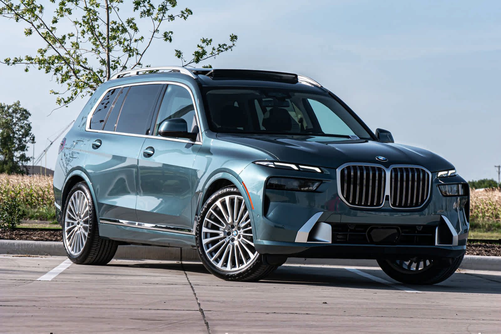 Used 2025 BMW X7 xDrive40i AWD/4WD image 1