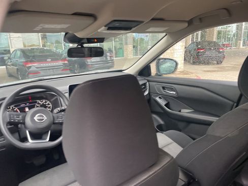 Used 2024 Nissan Rogue SV FWD image 18