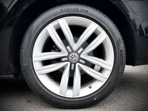 Used 2017 Volkswagen Passat 1.8T SEL Premium FWD image 16