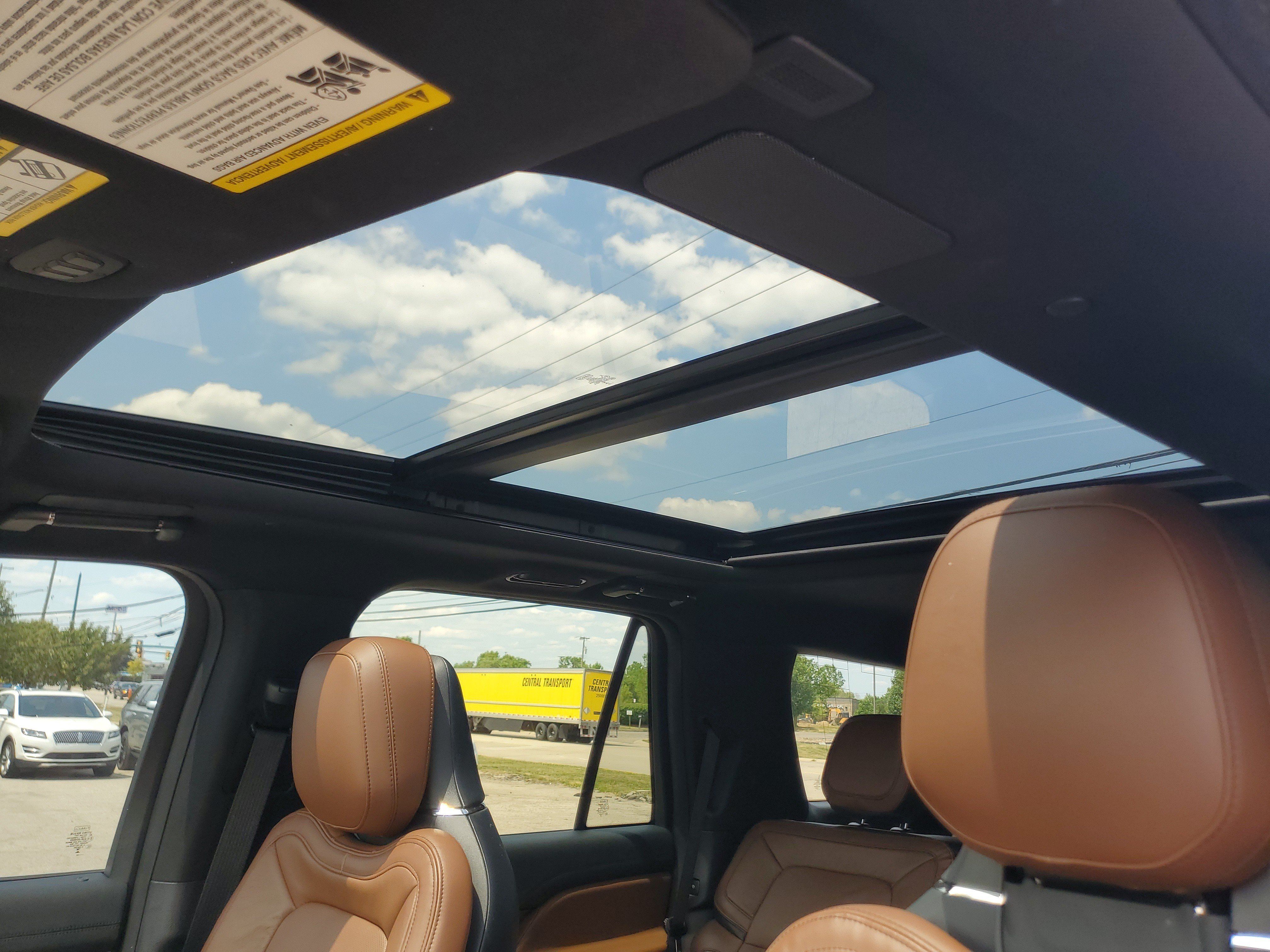 Certified 2023 Lincoln Navigator Reserve AWD/4WD image 11